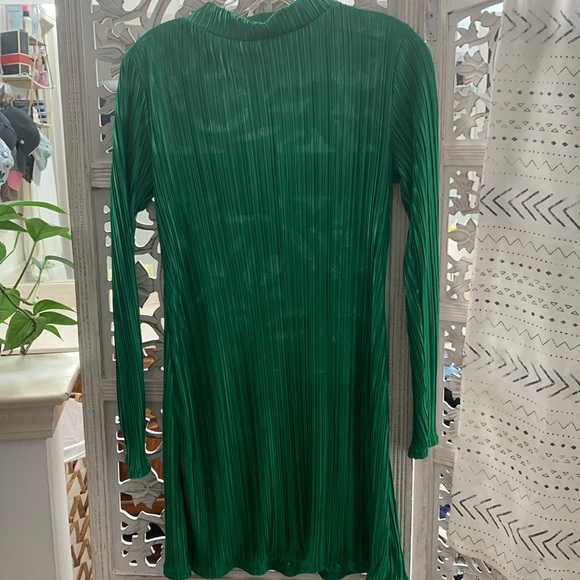 PrettyLittleThing Dresses & Skirts - Pretty little things Green Ribbed midi dress. US 8